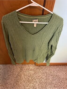 Bass Women's Olive Green V-Neck Cable Sweater